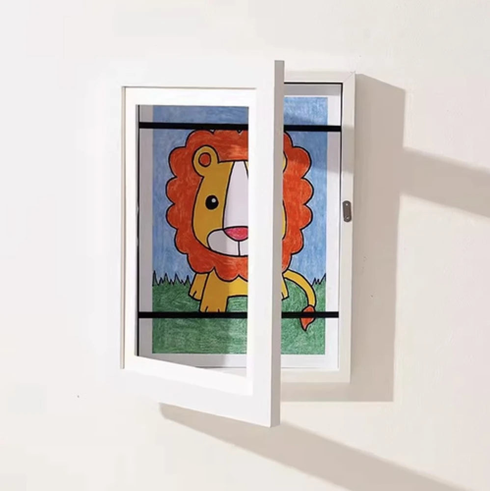 Cadre pour les dessins de vos enfants - ouverture magnétique et réserve de dessin avec élastique