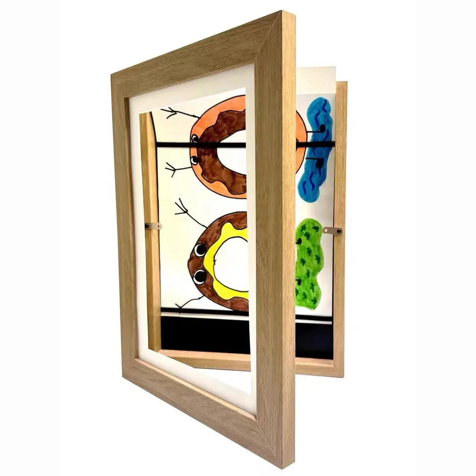 Les tableaux enfant avec le cadre en bois sont imprimés sur le matériel  Dibond et sont conçus par illustrateurs spécialement pour INSPIO