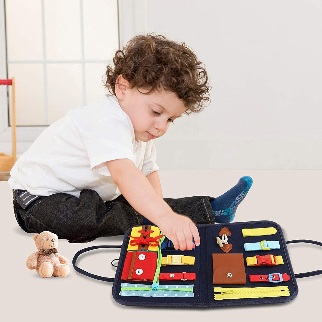 Planche d'activités Montessori éveil sensoriel motricité fine